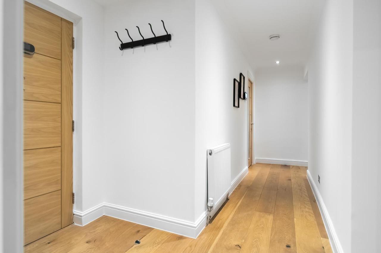 Chic 3 Bed Apartment Near London Bridge With Balcony Exterior photo