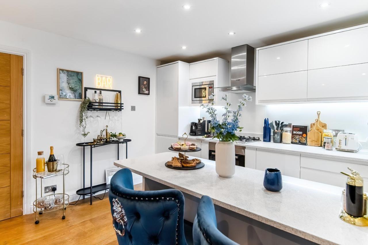 Chic 3 Bed Apartment Near London Bridge With Balcony Exterior photo